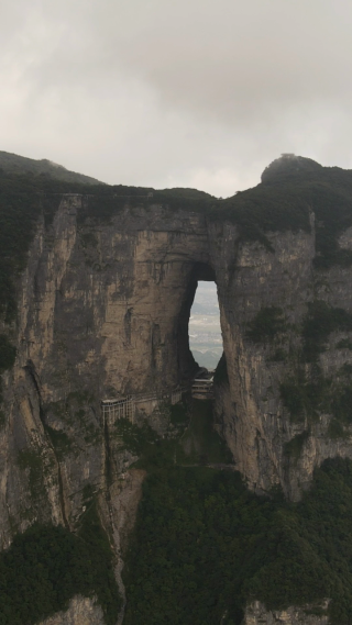 旅游景区湖南张家界天门山天门洞竖屏航拍