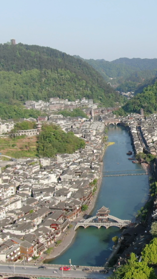 旅游景区湖南湘西凤凰古城竖屏航拍
