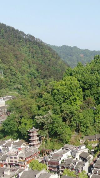 旅游景区湖南湘西凤凰古城竖屏航拍