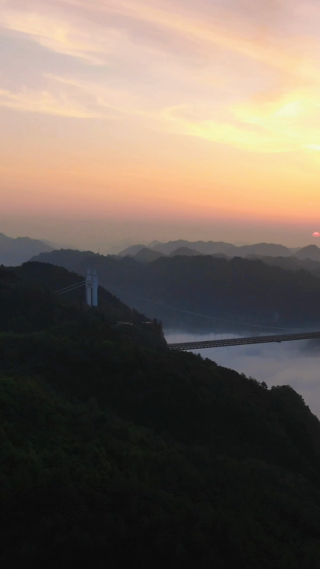 旅游景区湖南湘西矮寨大桥日出竖屏