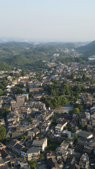 旅游景区贵州集中村寨苗族竖屏航拍