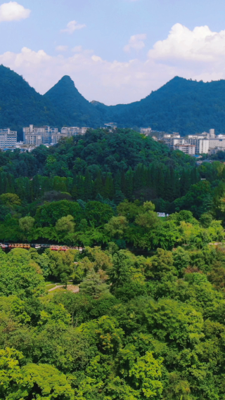 旅游景区贵阳花溪河竖屏航拍