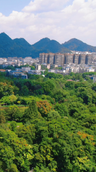 旅游景区贵阳花溪河竖屏航拍