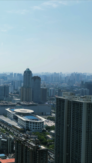 武汉江汉路商业圈高楼竖屏航拍