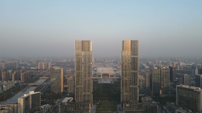河南郑州绿地双子塔地标建筑航拍 