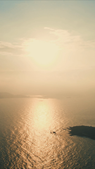 海边夕阳晚霞日落竖屏航拍