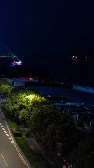 湖北宜昌城市夜景竖屏航拍