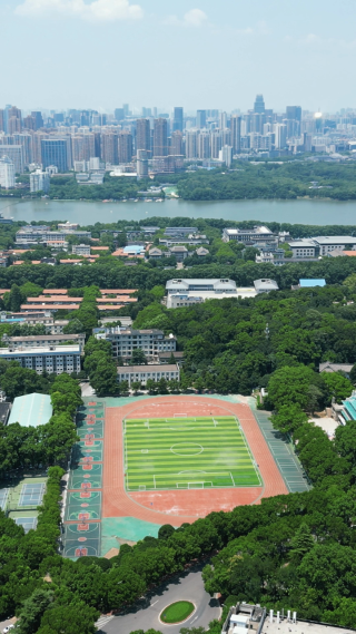湖北武汉大学校园竖屏航拍