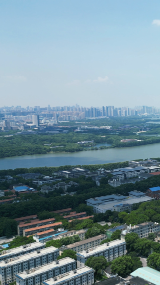 湖北武汉大学校园竖屏航拍