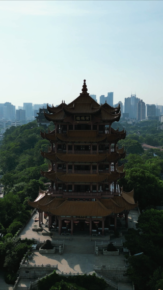 湖北武汉黄鹤楼5A景区竖屏航拍