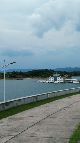 湖北洈水风景区人工大坝竖屏航拍