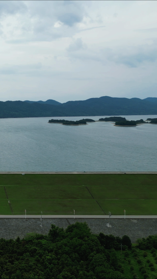 湖北洈水风景区人工大坝竖屏航拍