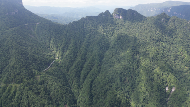湖北神农架天燕景区蓝天白云航拍