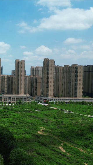 湖北随州城市高楼建筑竖屏航拍