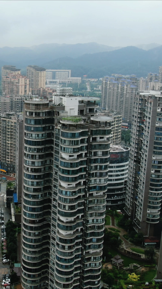 湖南湘乡市城市风光交通竖屏航拍