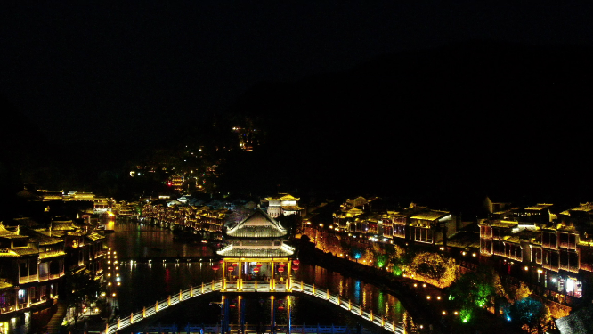 湖南湘西凤凰古城雪桥夜景航拍
