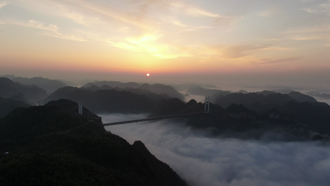 湖南湘西矮寨大桥德夯大峡谷日出航拍