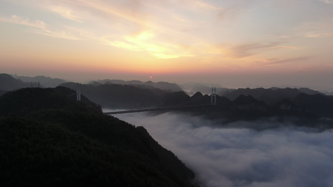 湖南湘西矮寨大桥德夯大峡谷日出航拍