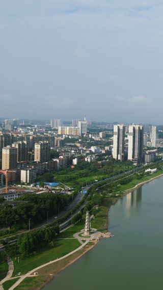 湖南益阳资江两岸高楼建筑竖屏航拍
