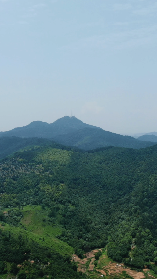 祖国巍峨大山竖屏航拍