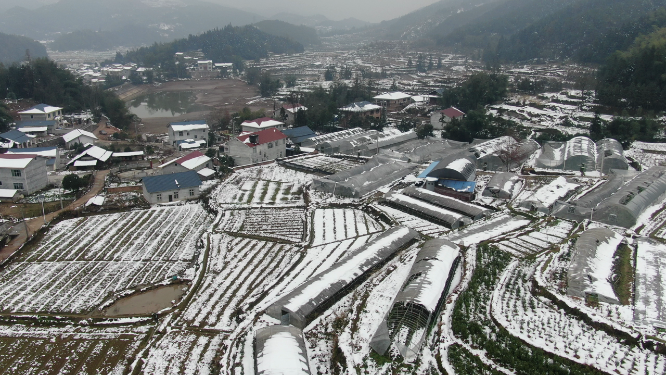 航拍乡村田园农业种植农田雪景