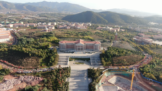 航拍云南大学校园环境
