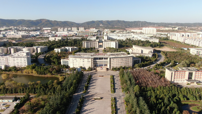 航拍云南曲靖师范学院
