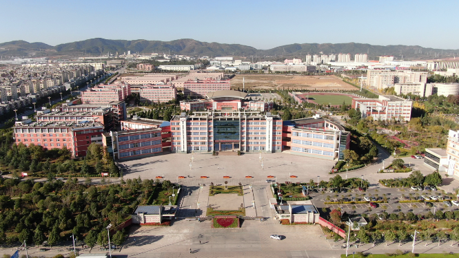 航拍云南曲靖师范学院