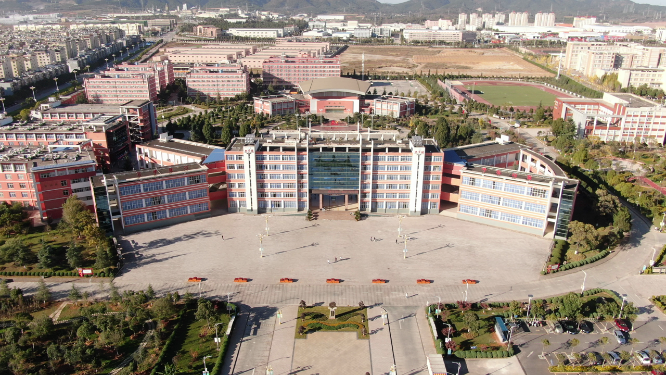 航拍云南曲靖师范学院