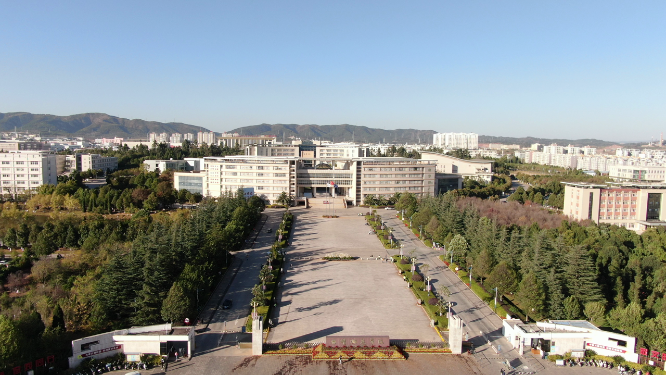 航拍云南曲靖师范学院