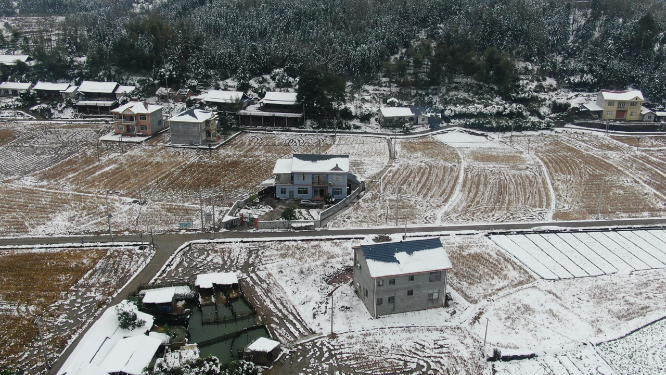 航拍农业种植农田冬天雪景 