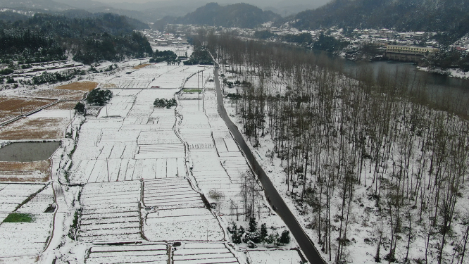 航拍农业种植农田冬天雪景 