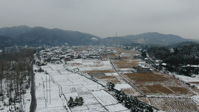航拍农业种植农田冬天雪景 