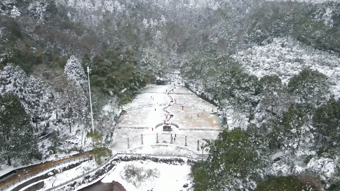航拍冬天森林雪景