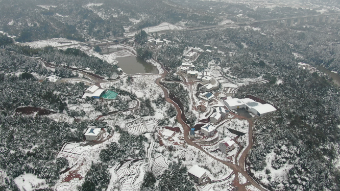 航拍田园乡村冬天雪景