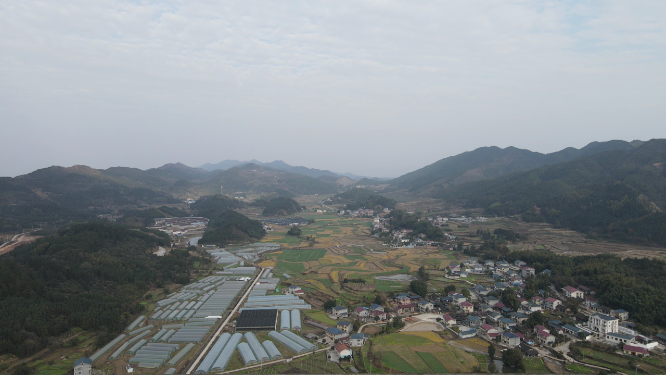 航拍南方集中乡村田园风光