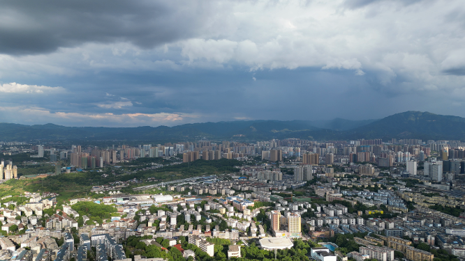 航拍城市夏季暴雨来临湖南怀化