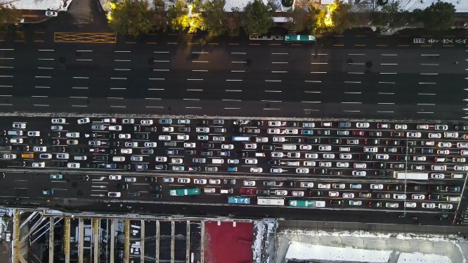 航拍城市拥堵交通济南经十路