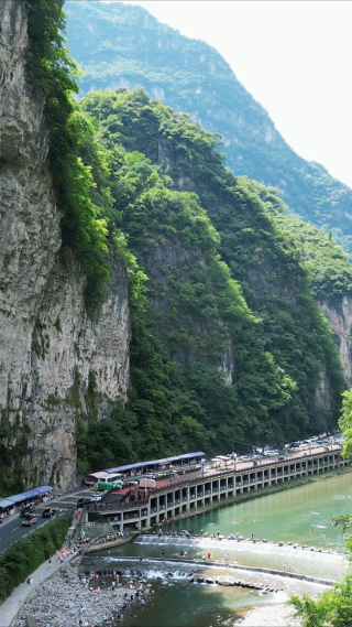 航拍大山峡谷河流自然风光