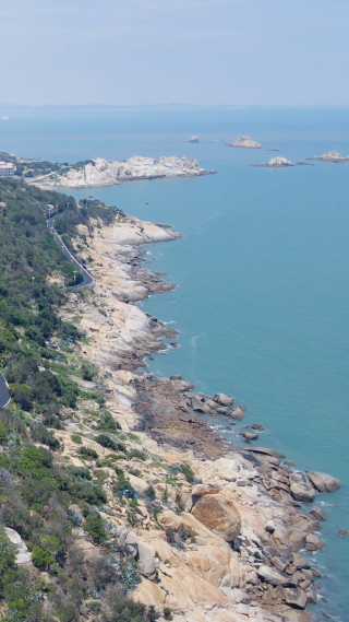 航拍大海沙滩岛屿礁石竖屏
