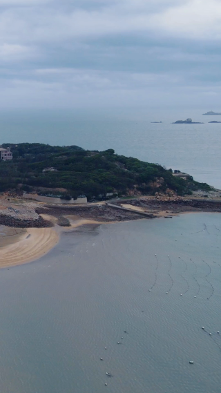 航拍大海沙滩岛屿礁石竖屏