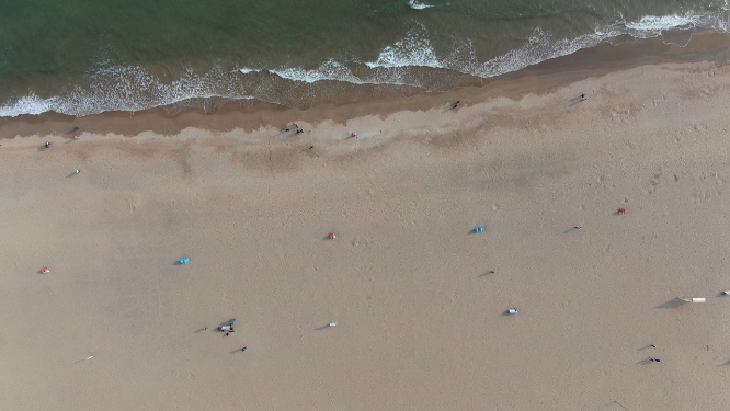 航拍大海海浪沙滩礁石
