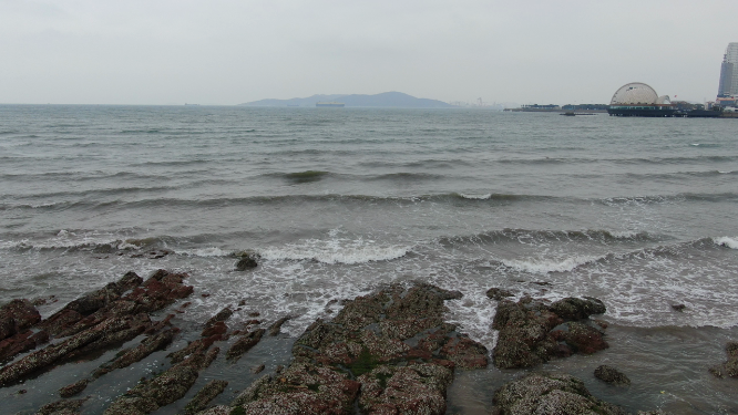 航拍大海海浪沙滩礁石