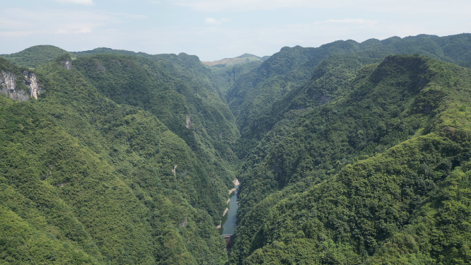 航拍大自然青山山谷风景