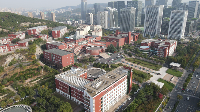 航拍山东大学校园环境
