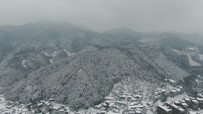 航拍山川丘陵冬天雪景