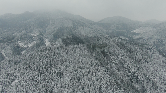 航拍山川丘陵冬天雪景
