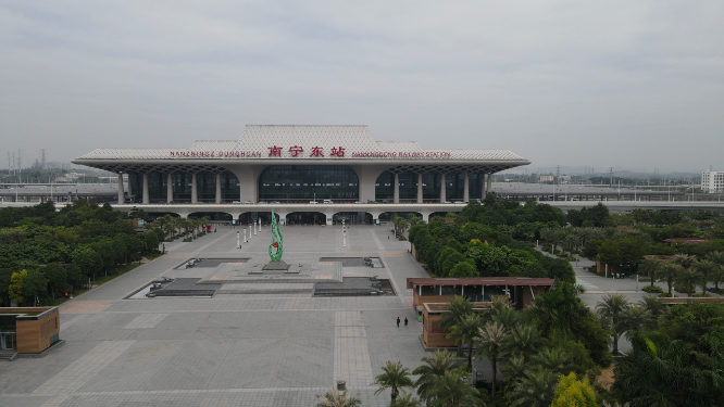 航拍广西南宁东站高铁火车站