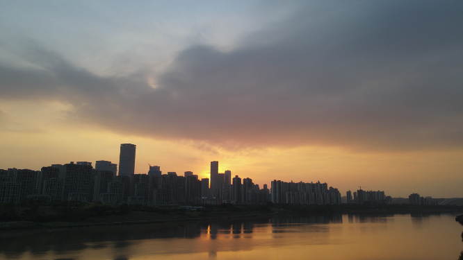 航拍广西南宁城市日落晚霞夕阳