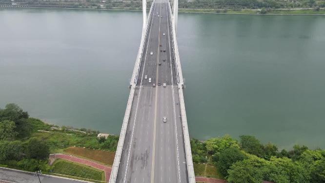 航拍广西柳州白沙大桥交通